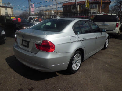 2006 BMW 325  i