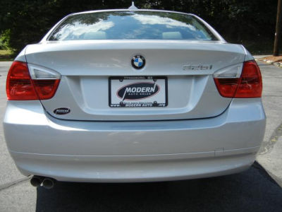 2006 BMW 325  i