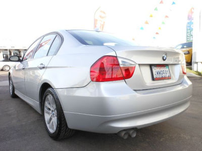 2006 BMW 325  i