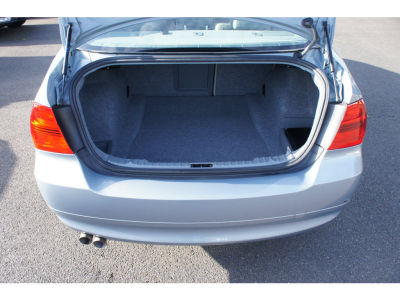 2006 BMW 325  i