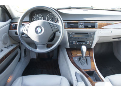 2006 BMW 325  i