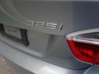 2006 BMW 325  i