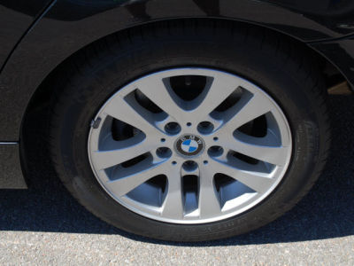 2006 BMW 325  xi