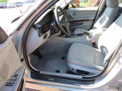 2006 BMW 325  i