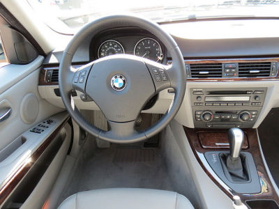2006 BMW 325  i