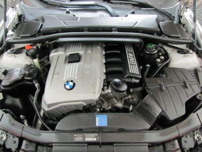 2006 BMW 325  xi
