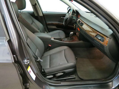 2006 BMW 325  i
