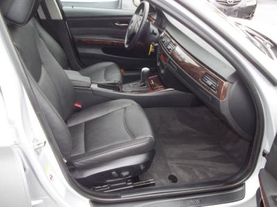 2006 BMW 325  xi