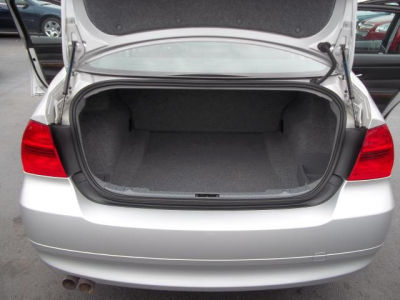 2006 BMW 325  xi