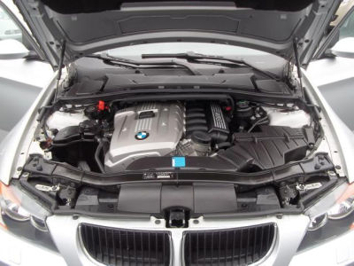 2006 BMW 325  xi