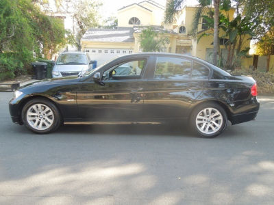 2006 BMW 325  i
