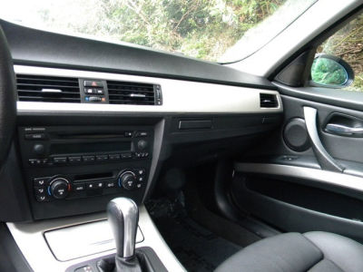 2006 BMW 325  i