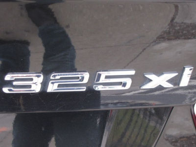 2006 BMW 325  xi
