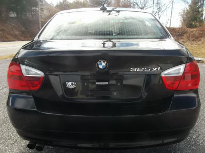 2006 BMW 325  xi