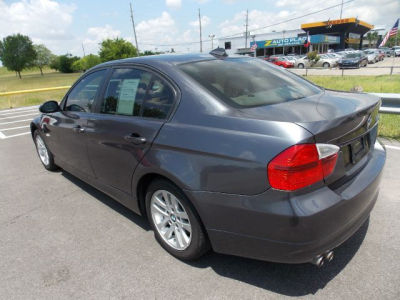 2006 BMW 325  i