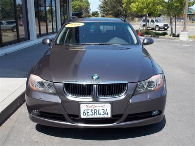 2006 BMW 325  xiT