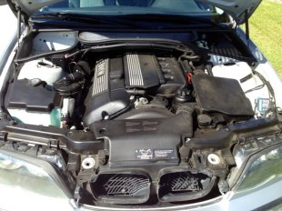 2005 BMW 325  i