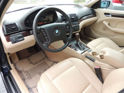 2005 BMW 325  xiT