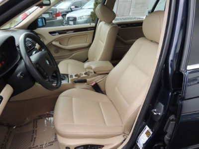 2005 BMW 325  xiT