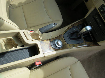 2006 BMW 325  i