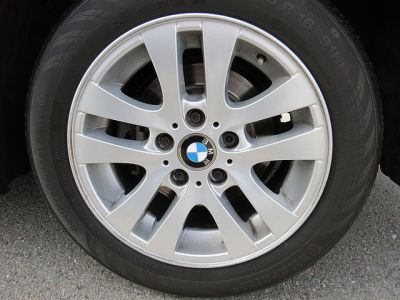 2006 BMW 325  i
