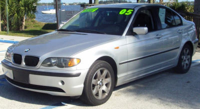 2005 BMW 325  xi