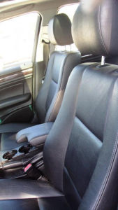 2005 BMW 325  xi