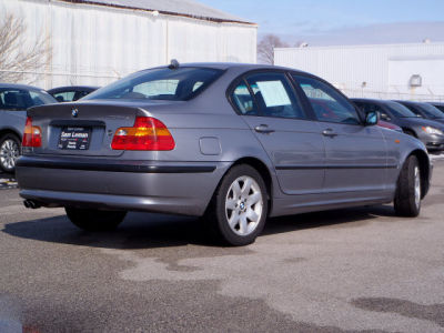 2005 BMW 325 xi
