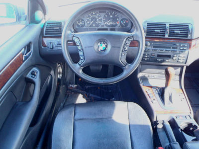 2005 BMW 325 xi