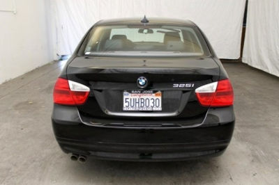 2006 BMW 325  i