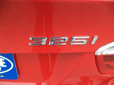 2006 BMW 325  i