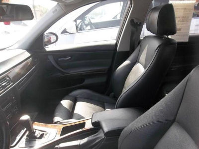 2006 BMW 325  i
