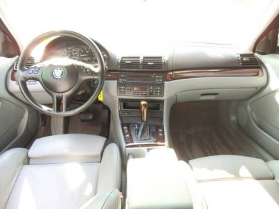 2004 BMW 325  i