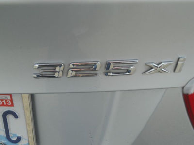 2006 BMW 325  xi