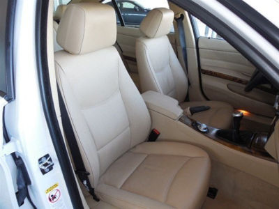2006 BMW 325  xi