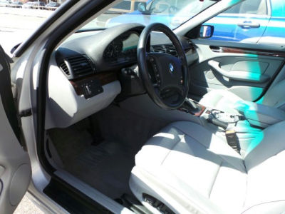 2004 BMW 325 xi