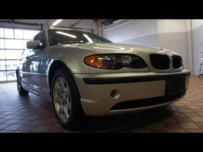 2005 BMW 325  i