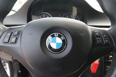 2006 BMW 325 i