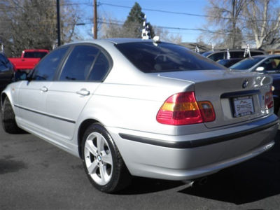 2004 BMW 325  xi