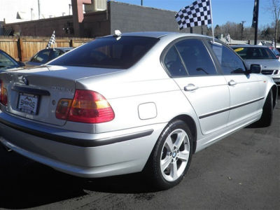 2004 BMW 325  xi