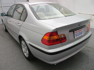 2004 BMW 325 xi