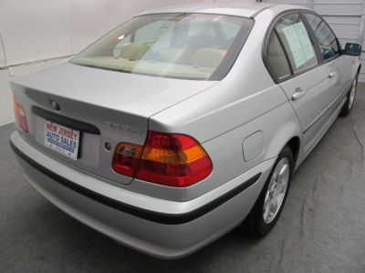 2004 BMW 325 xi