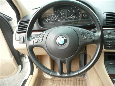 2005 BMW 325  i