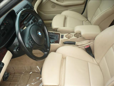 2005 BMW 325  i