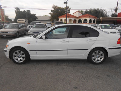 2002 BMW 325  i