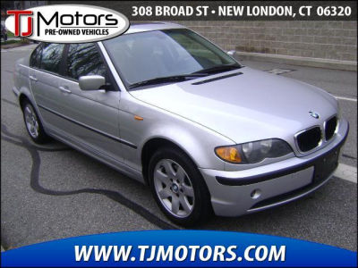 2004 BMW 325  xi