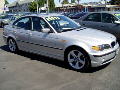 2005 BMW 325  i