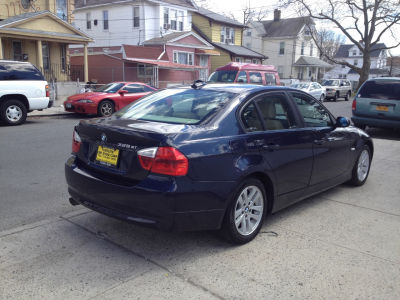 2006 BMW 325  xi