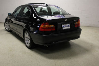 2004 BMW 325  xi