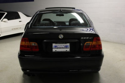 2004 BMW 325  xi